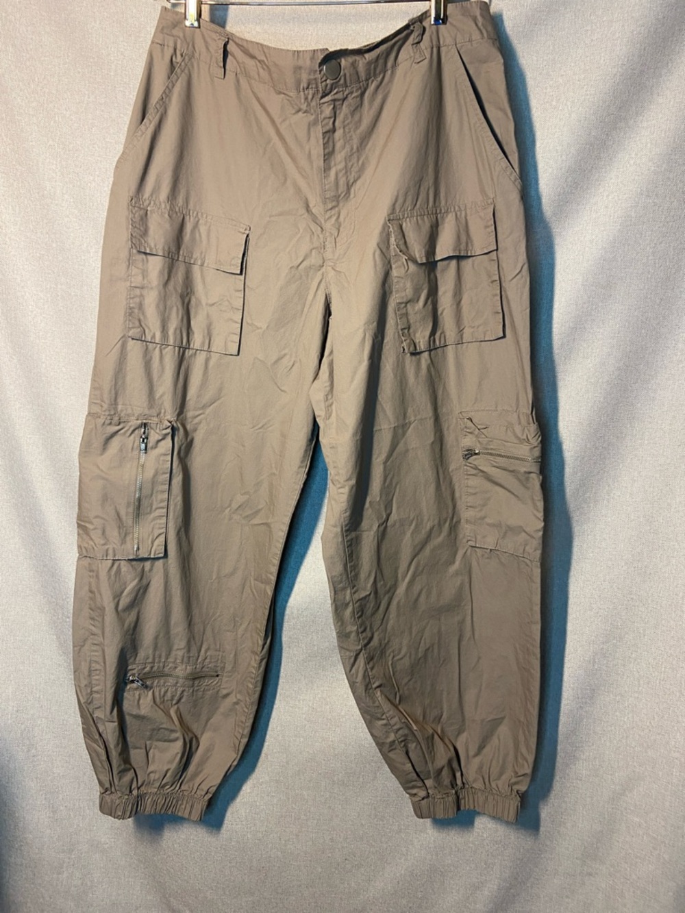Rue21 Women’s Cargo Pants in Taupe Brown. Size L